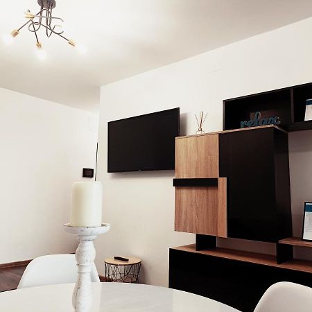 Christopher Apartment Орадеа Екстериор снимка