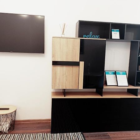 Christopher Apartment Орадеа Екстериор снимка