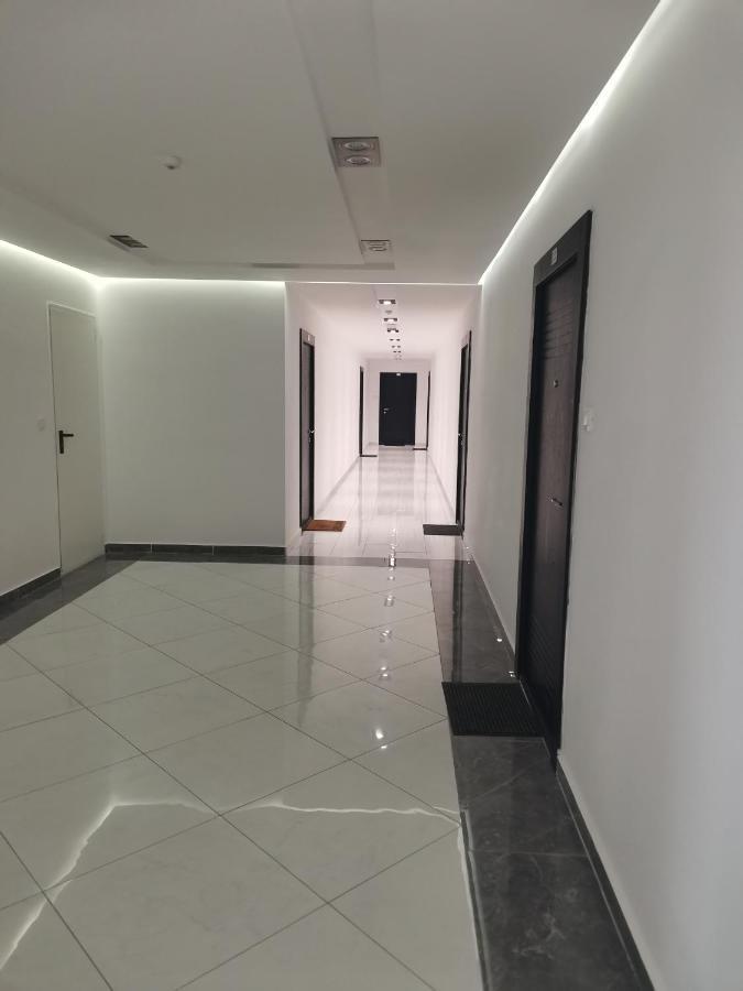 Christopher Apartment Орадеа Екстериор снимка