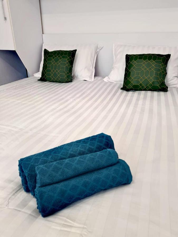 Christopher Apartment Орадеа Екстериор снимка