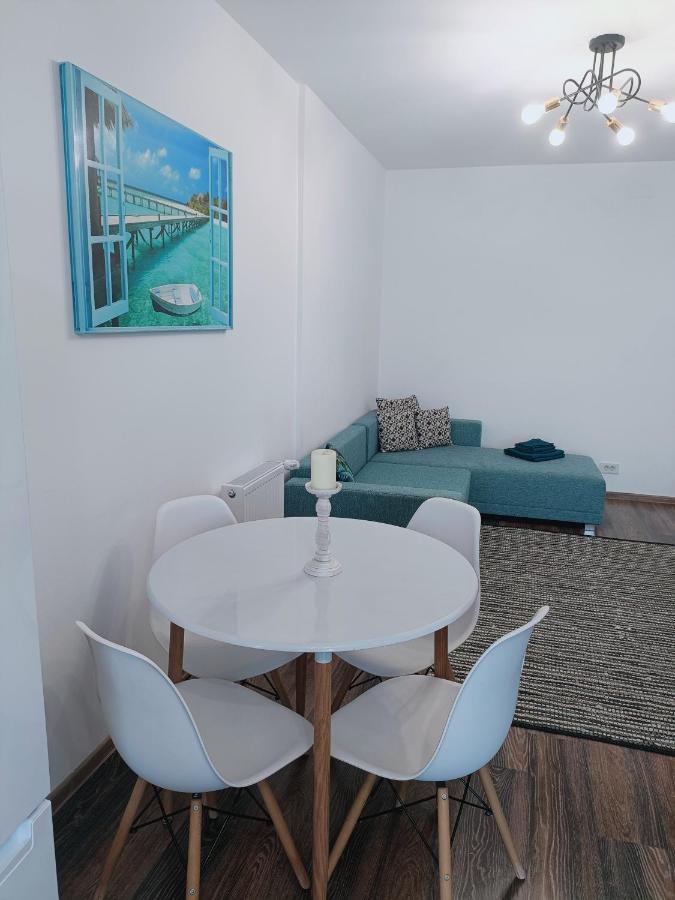 Christopher Apartment Орадеа Екстериор снимка