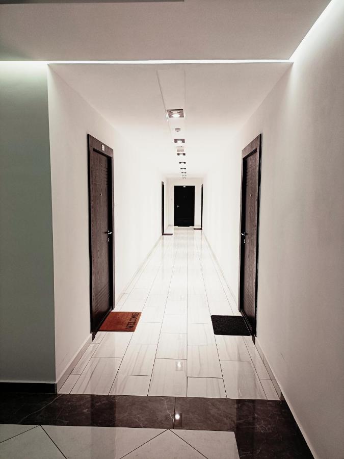 Christopher Apartment Орадеа Екстериор снимка