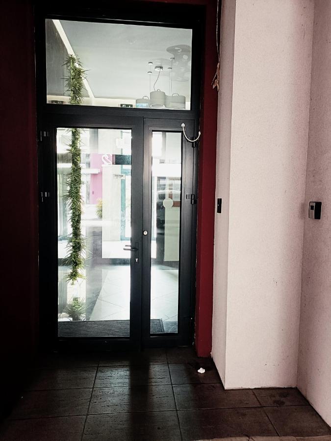 Christopher Apartment Орадеа Екстериор снимка