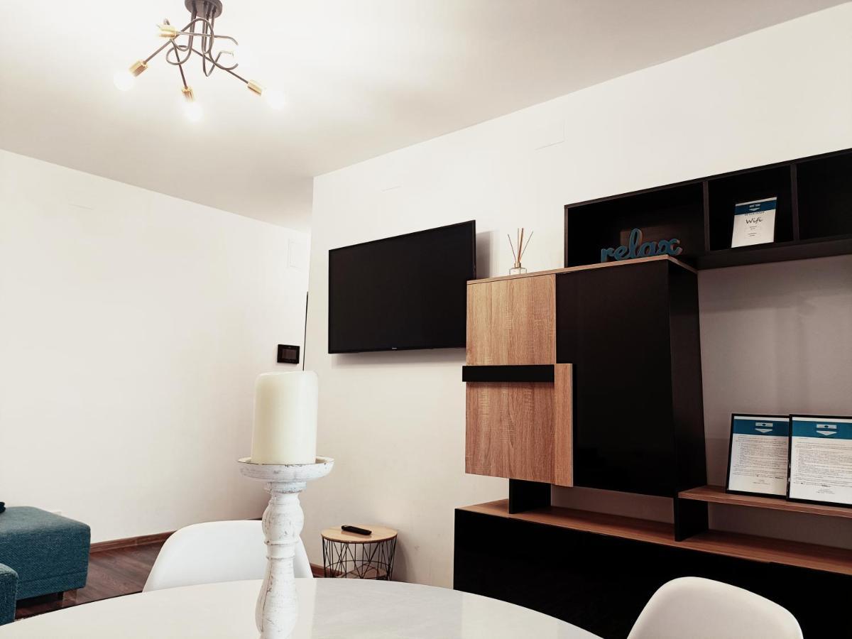 Christopher Apartment Орадеа Екстериор снимка