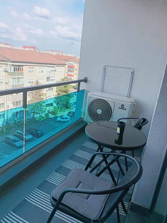 Christopher Apartment Орадеа Екстериор снимка