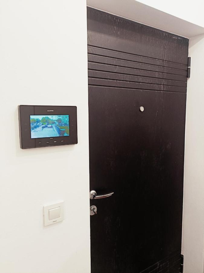 Christopher Apartment Орадеа Екстериор снимка