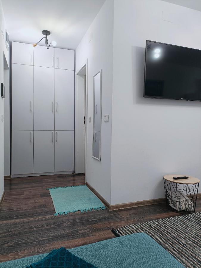 Christopher Apartment Орадеа Екстериор снимка