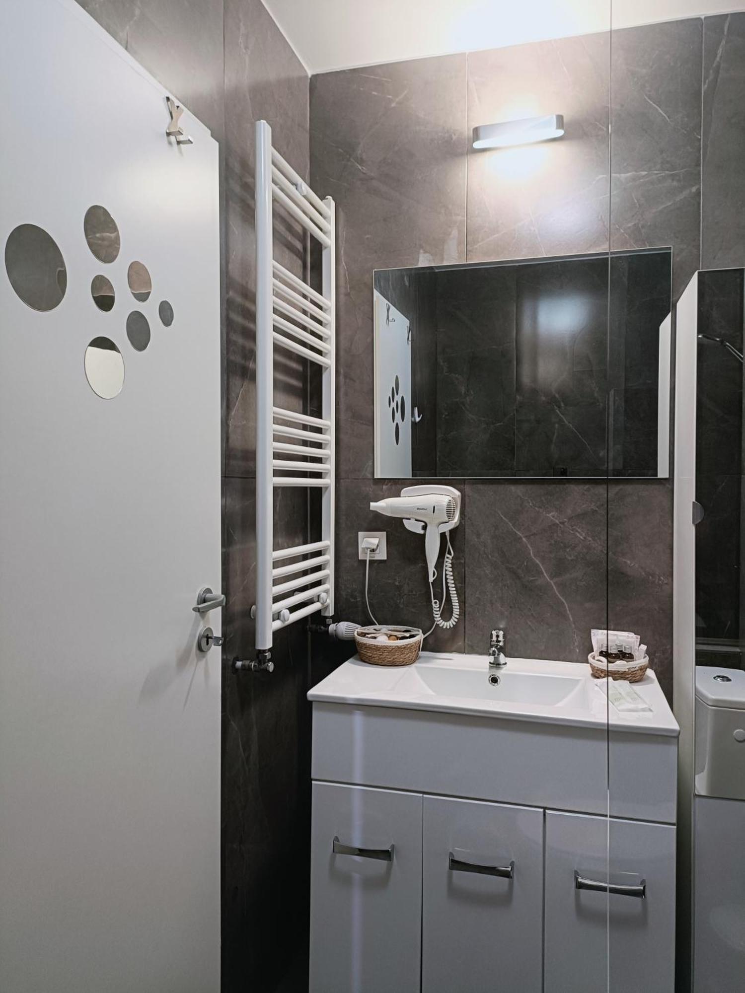 Christopher Apartment Орадеа Стая снимка